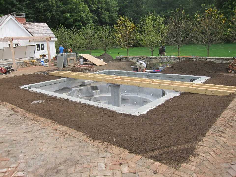 Пруд из бетона — практические советы